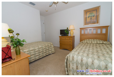 JCHolidays Twin Room with cable LCD HDTV
